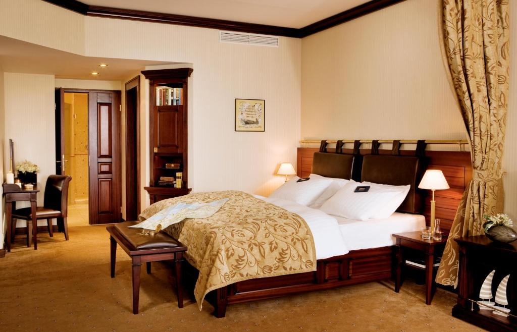 Yachthafenresidenz Hohe Duene Hotell Rostock Rum bild