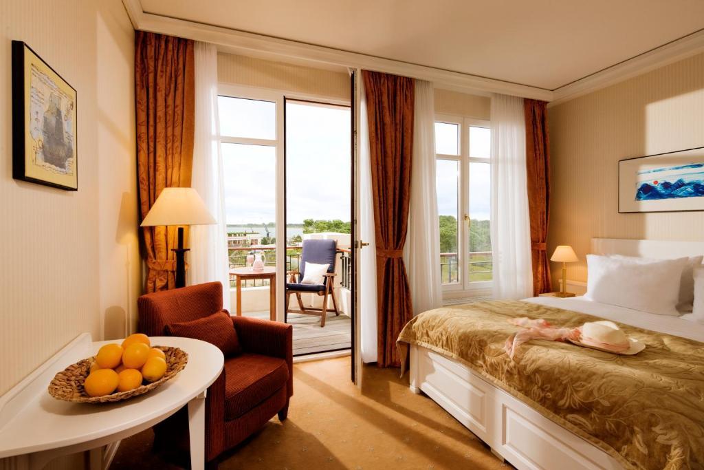Yachthafenresidenz Hohe Duene Hotell Rostock Rum bild A room at the Hotel de la Plage
